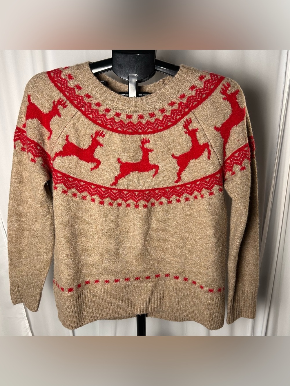 Vince Camuto Beige Crewneck Sweater with Red Reindeer Fair Isle